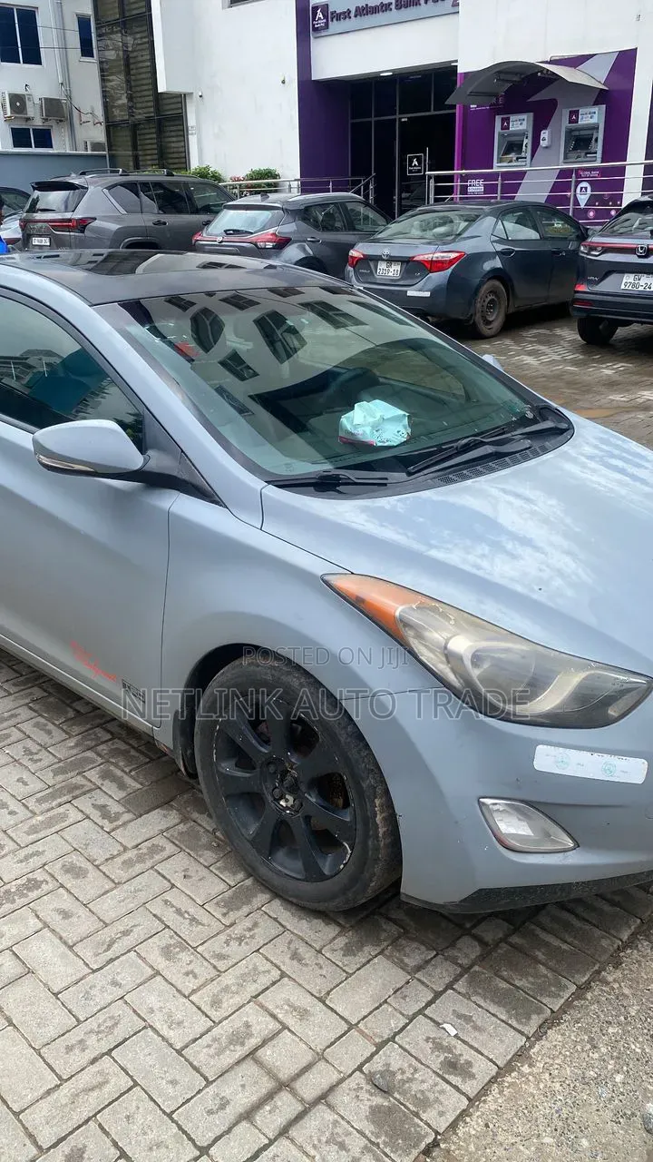 Hyundai Elantra 2012 Gray