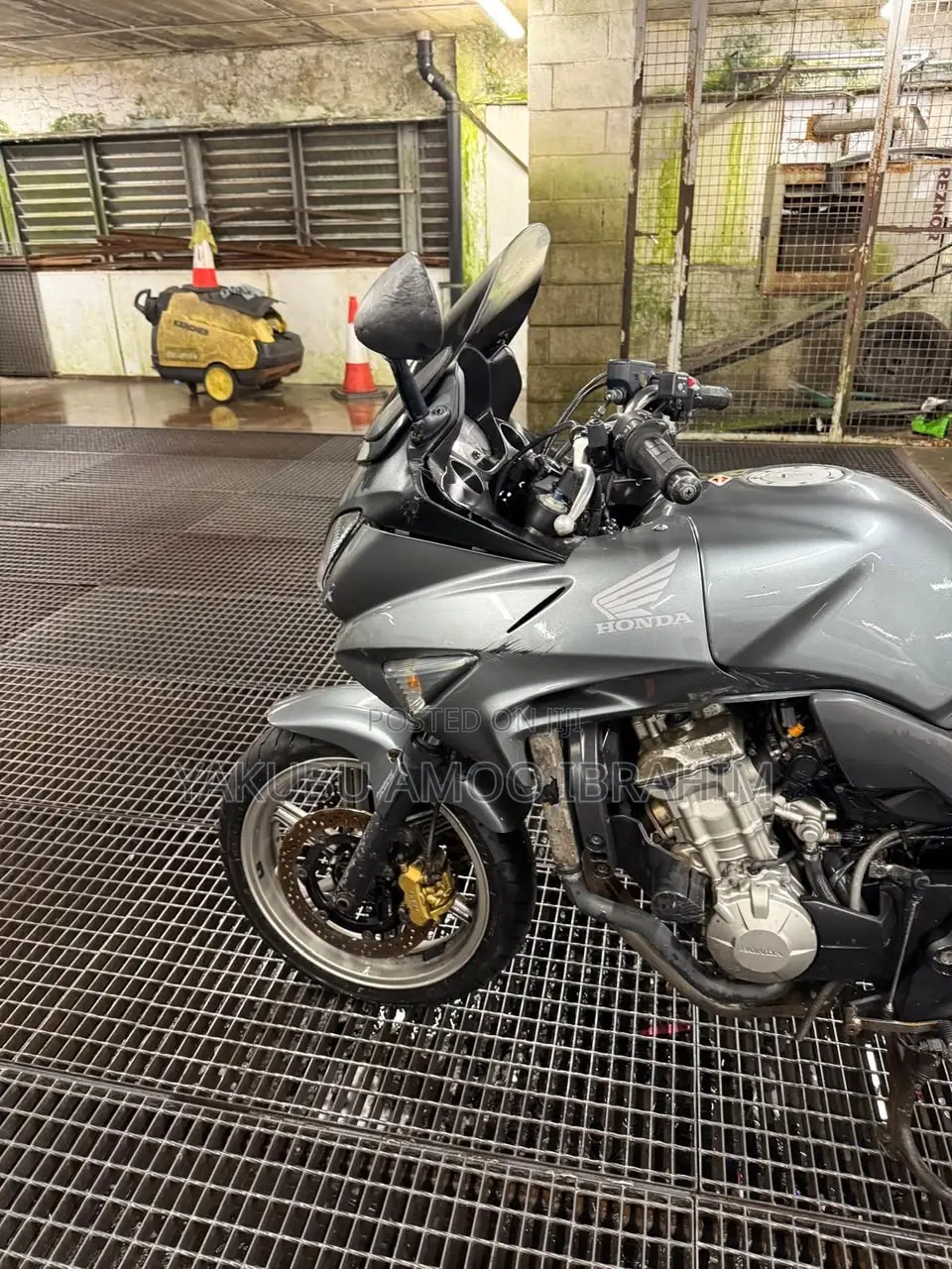Honda CB 2005 Gray