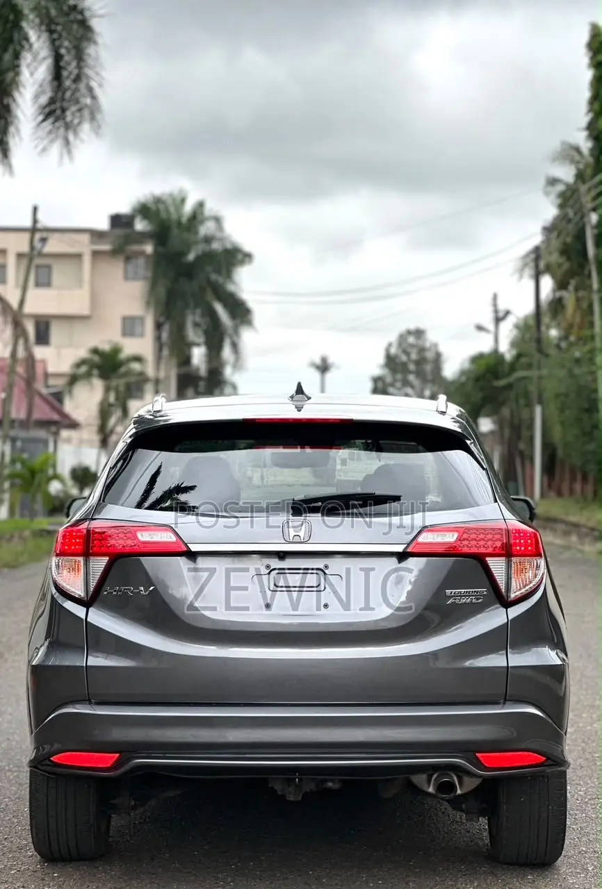 Honda HR-V Touring AWD 2019 Gray