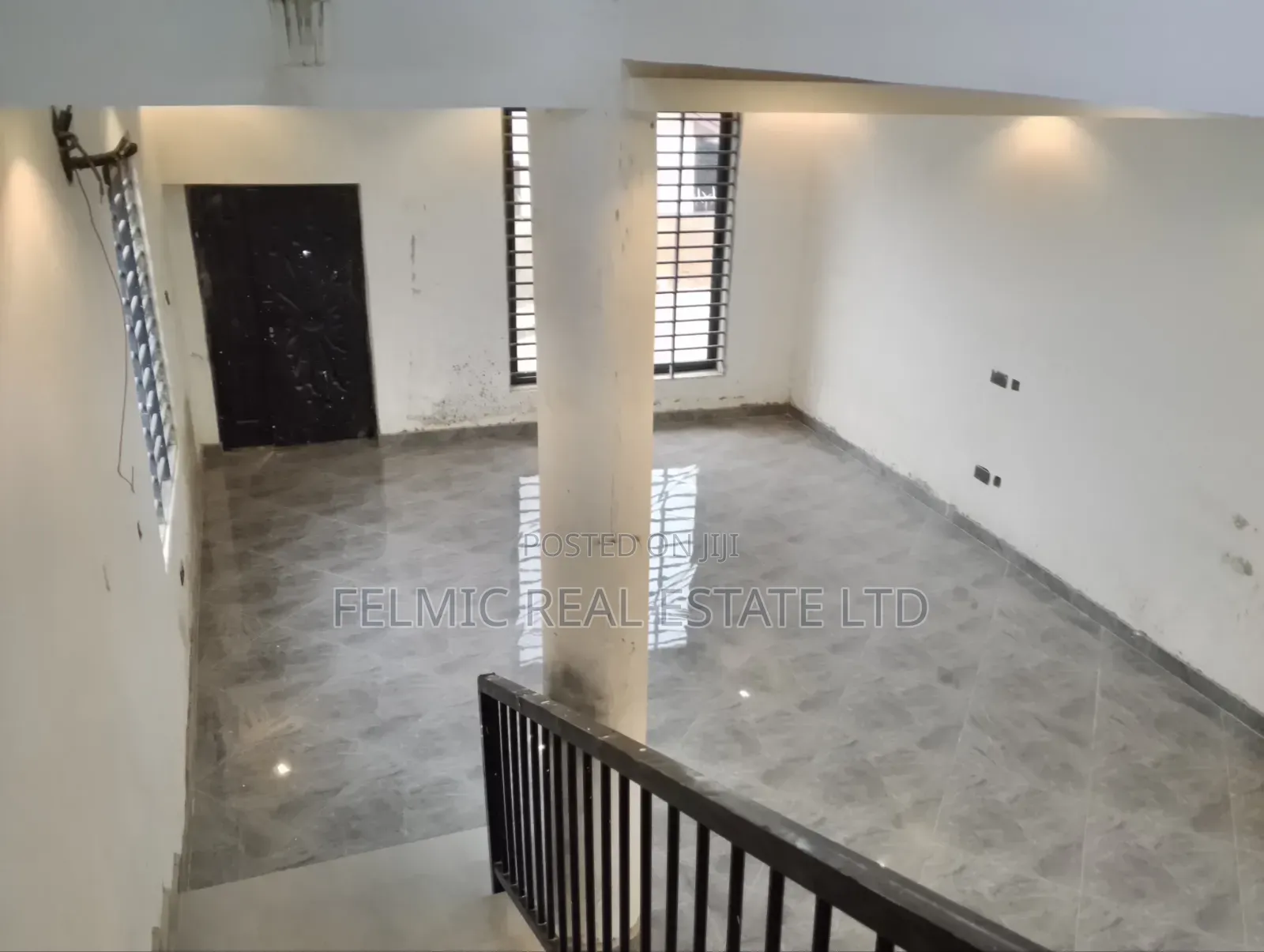3bdrm Duplex in Felmic Real Estate, Papao for sale