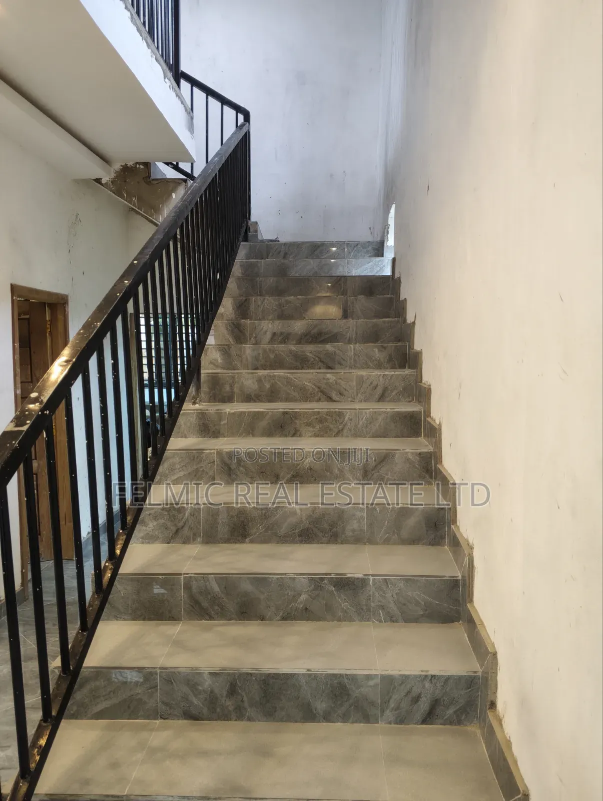 3bdrm Duplex in Felmic Real Estate, Papao for sale