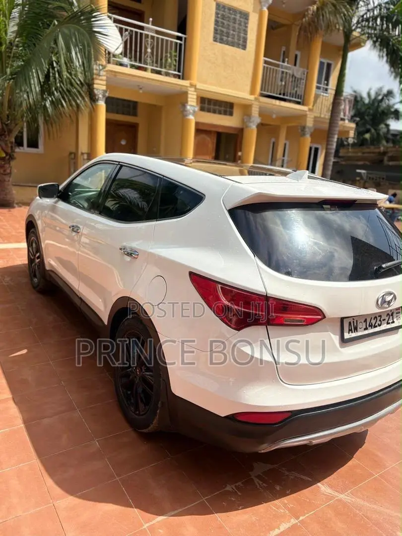 Hyundai Santa Fe 2014 White