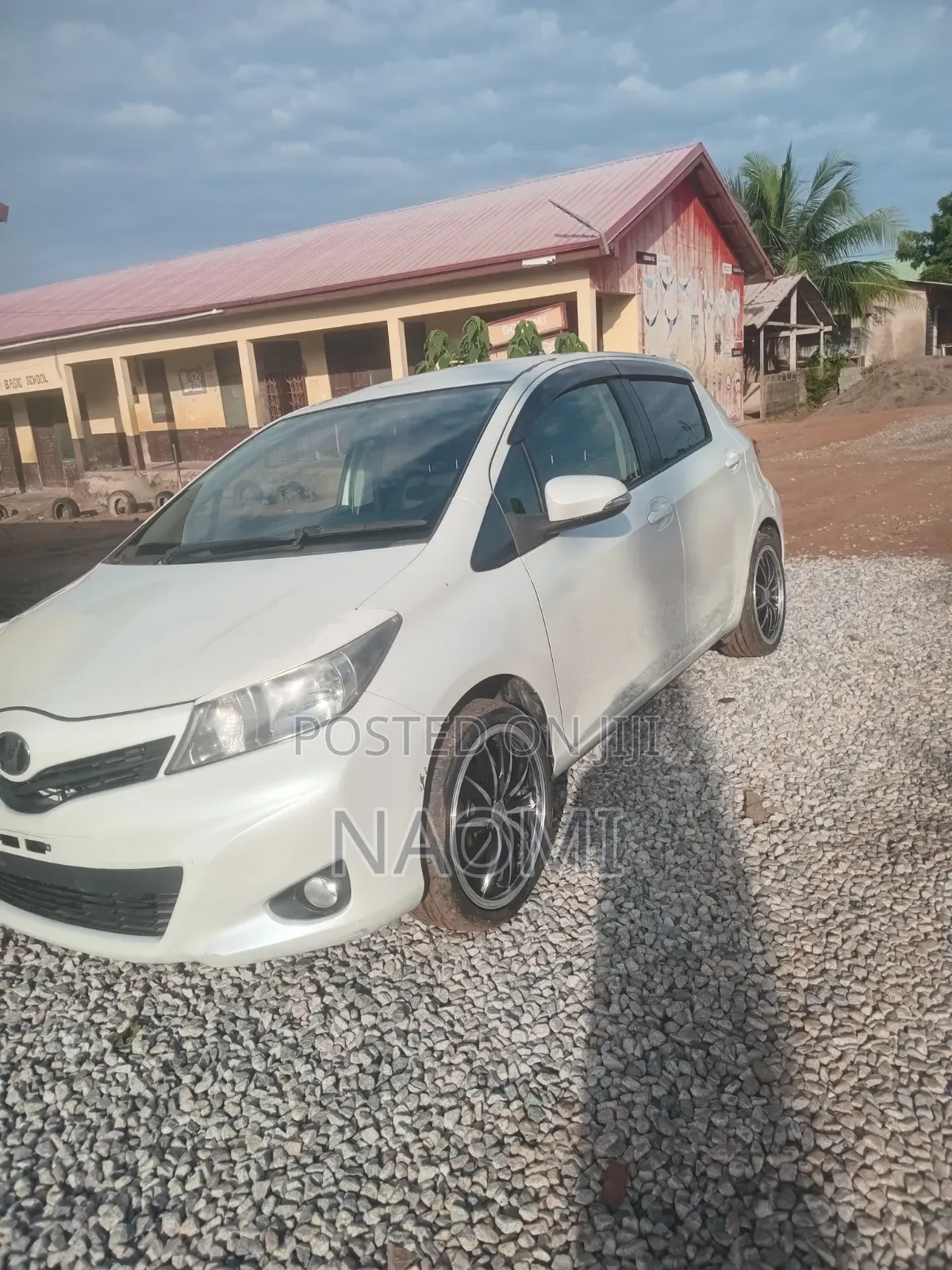 Toyota Vitz 2012 White