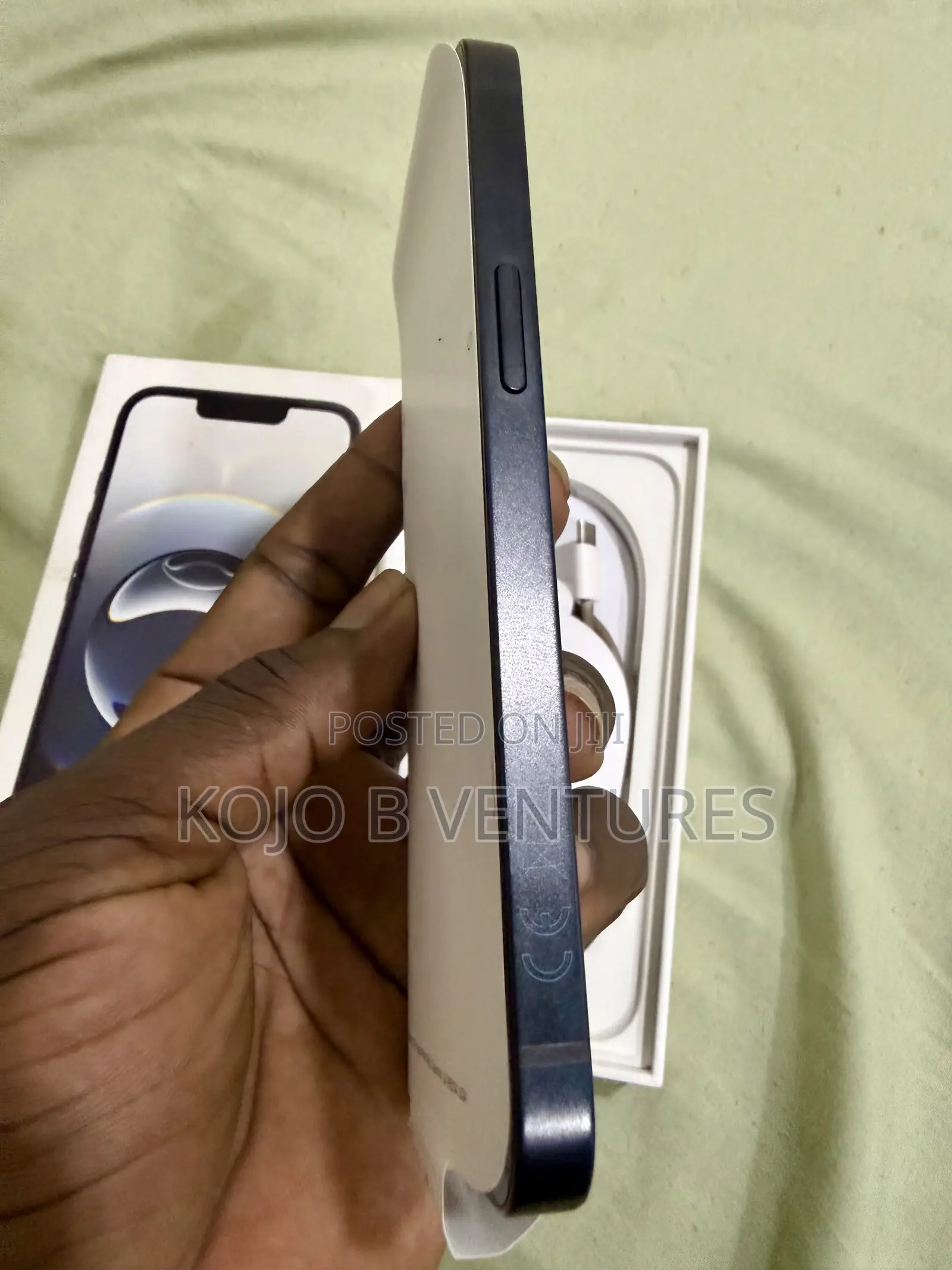 New Apple iPhone 16e 128 GB White
