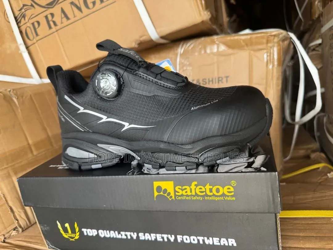 New Safetoe Matrix-tex Safety Boot <> Premium Quality.