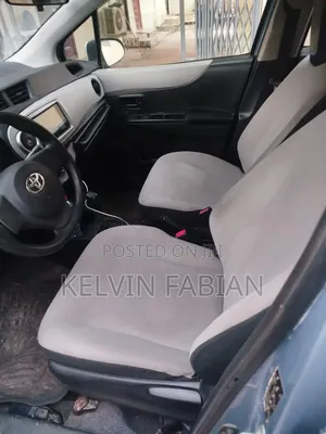 Toyota Vitz 1.3 AWD 5dr 2012 Blue