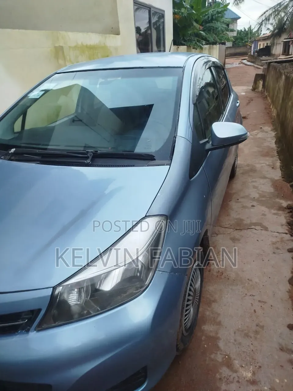 Toyota Vitz 1.3 AWD 5dr 2012 Blue