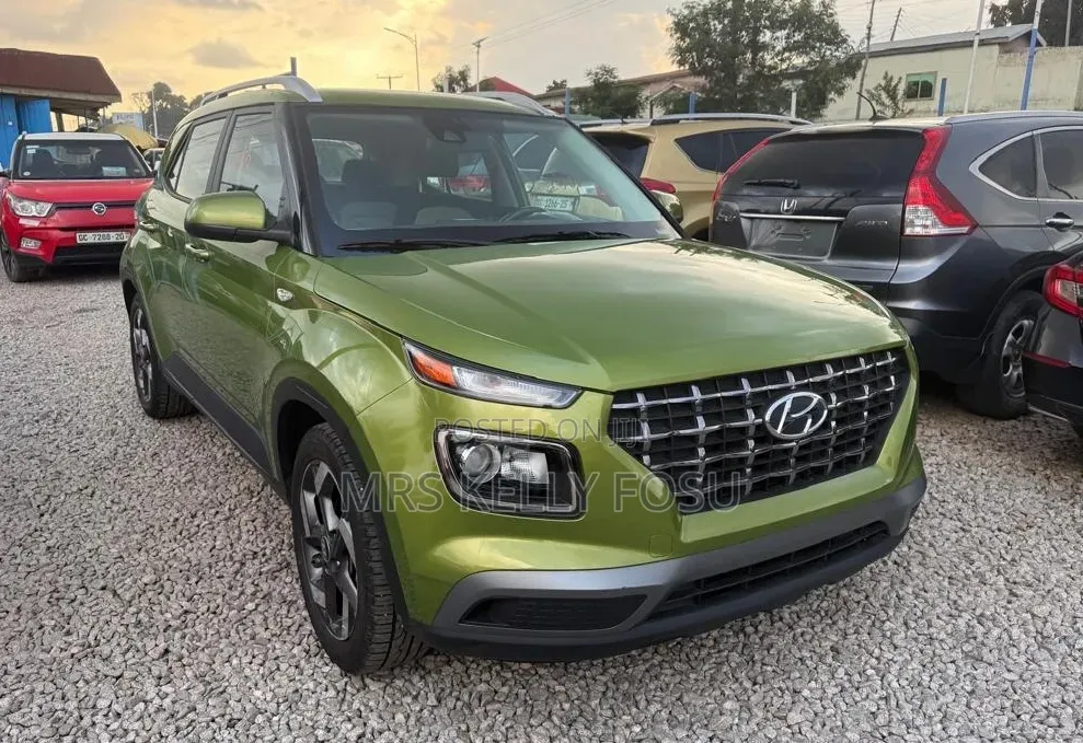Hyundai Venue 2021 Green