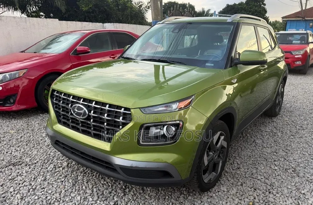 Hyundai Venue 2021 Green