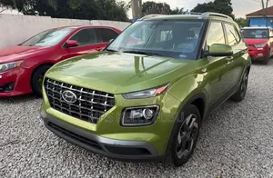 Hyundai Venue 2021 Green