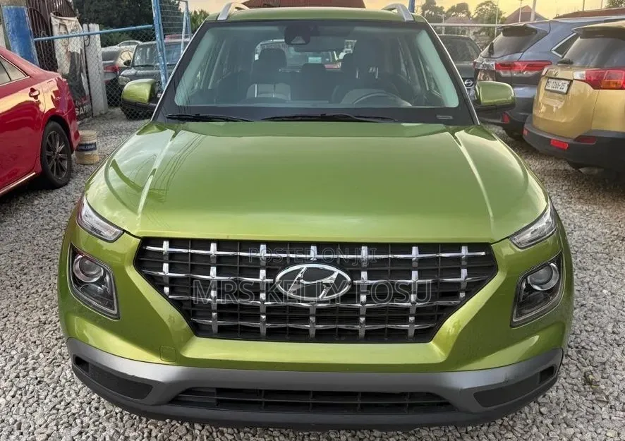 Hyundai Venue 2021 Green