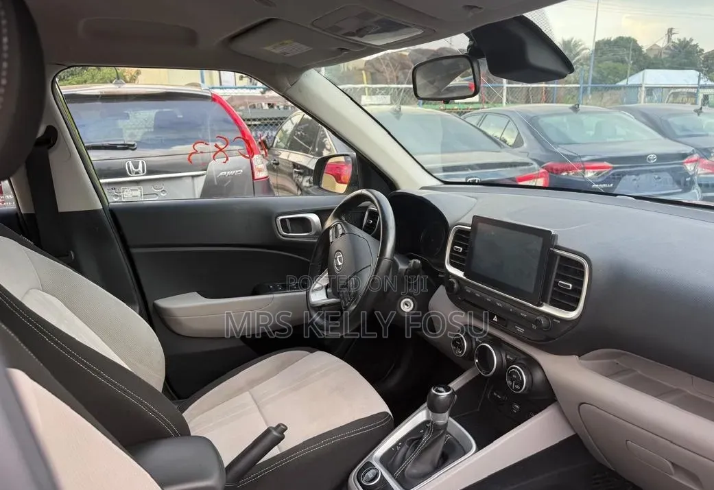 Hyundai Venue 2021 Green