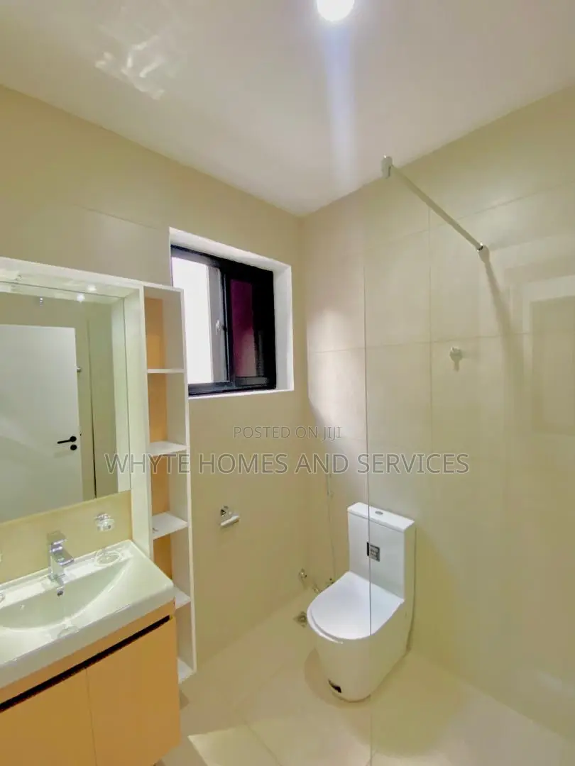5bdrm House in Airport Residential Area for sale