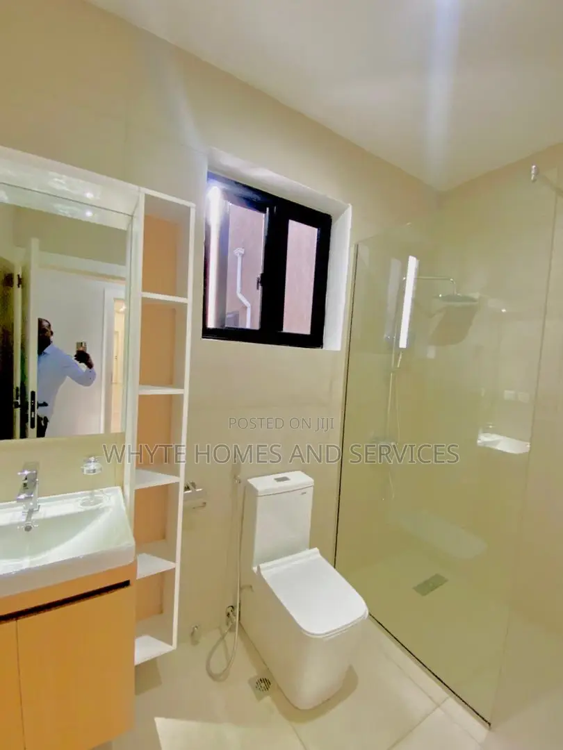 5bdrm House in Airport Residential Area for sale