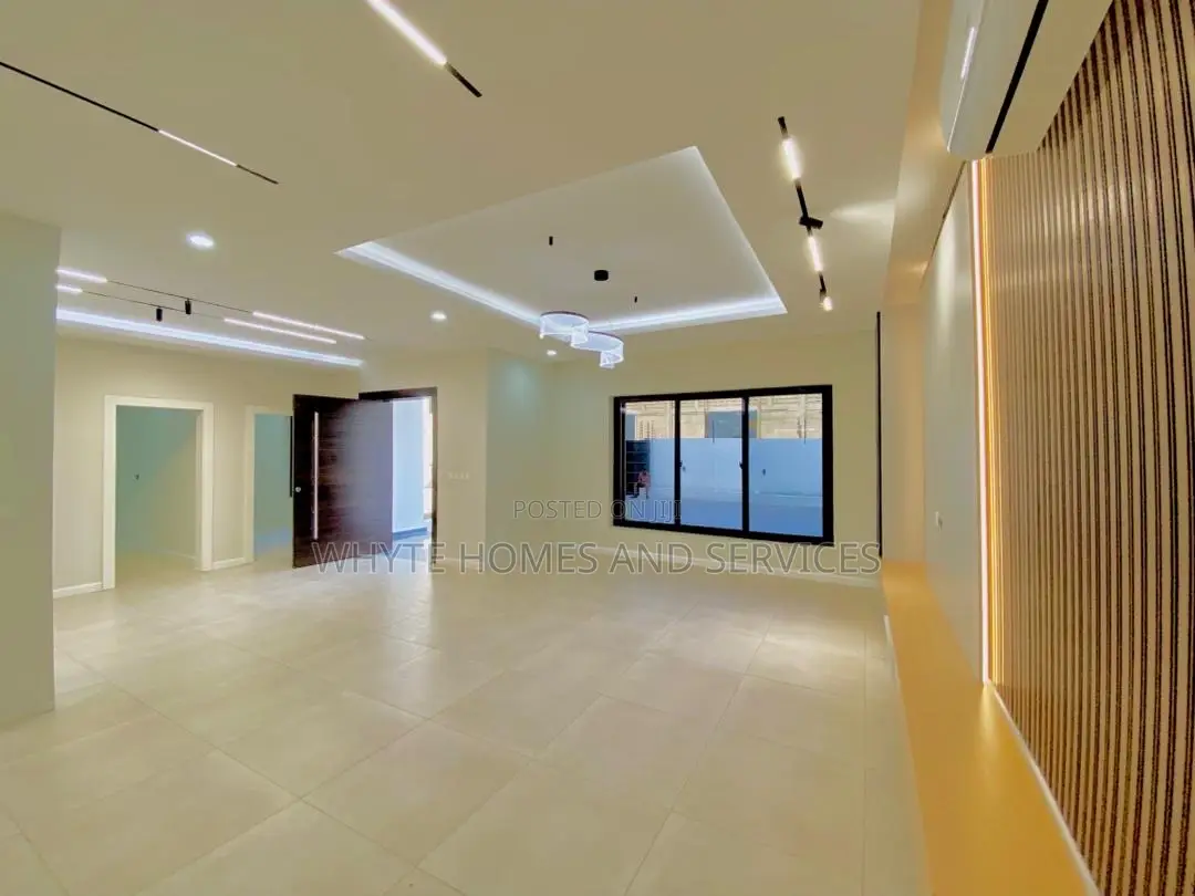 5bdrm House in Airport Residential Area for sale