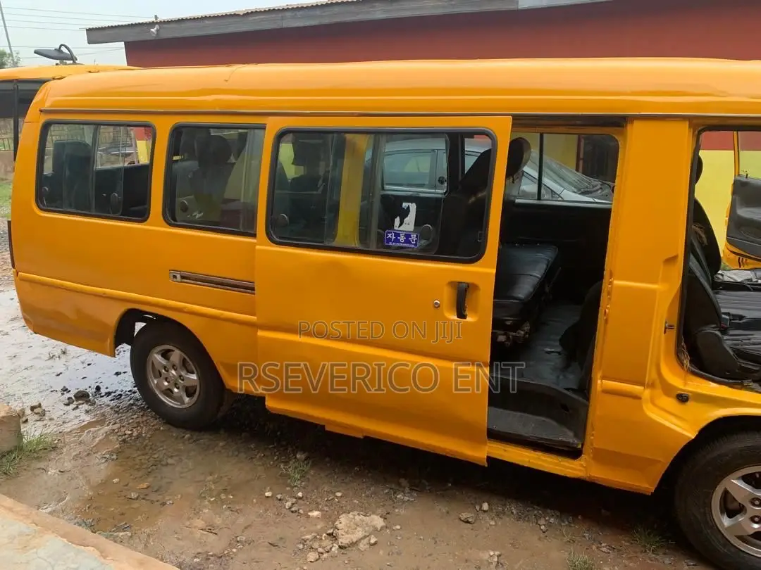 Hyundai H-100 2004 Yellow