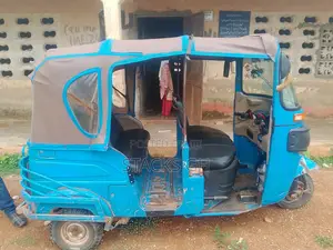 Bajaj RE 2022 Blue