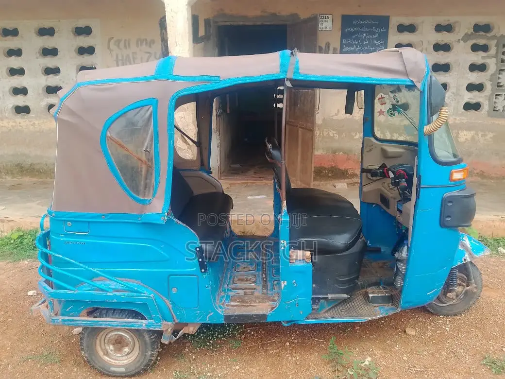 Bajaj RE 2022 Blue