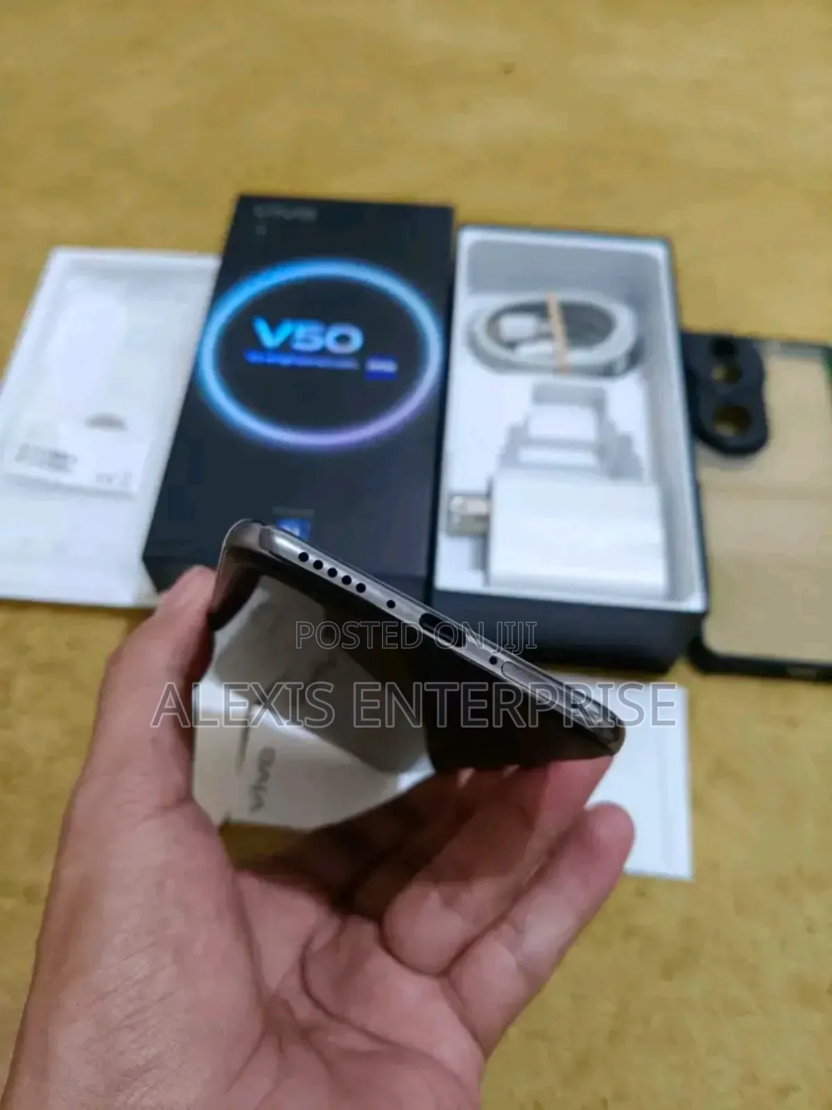 New Vivo V50 256 GB Gray
