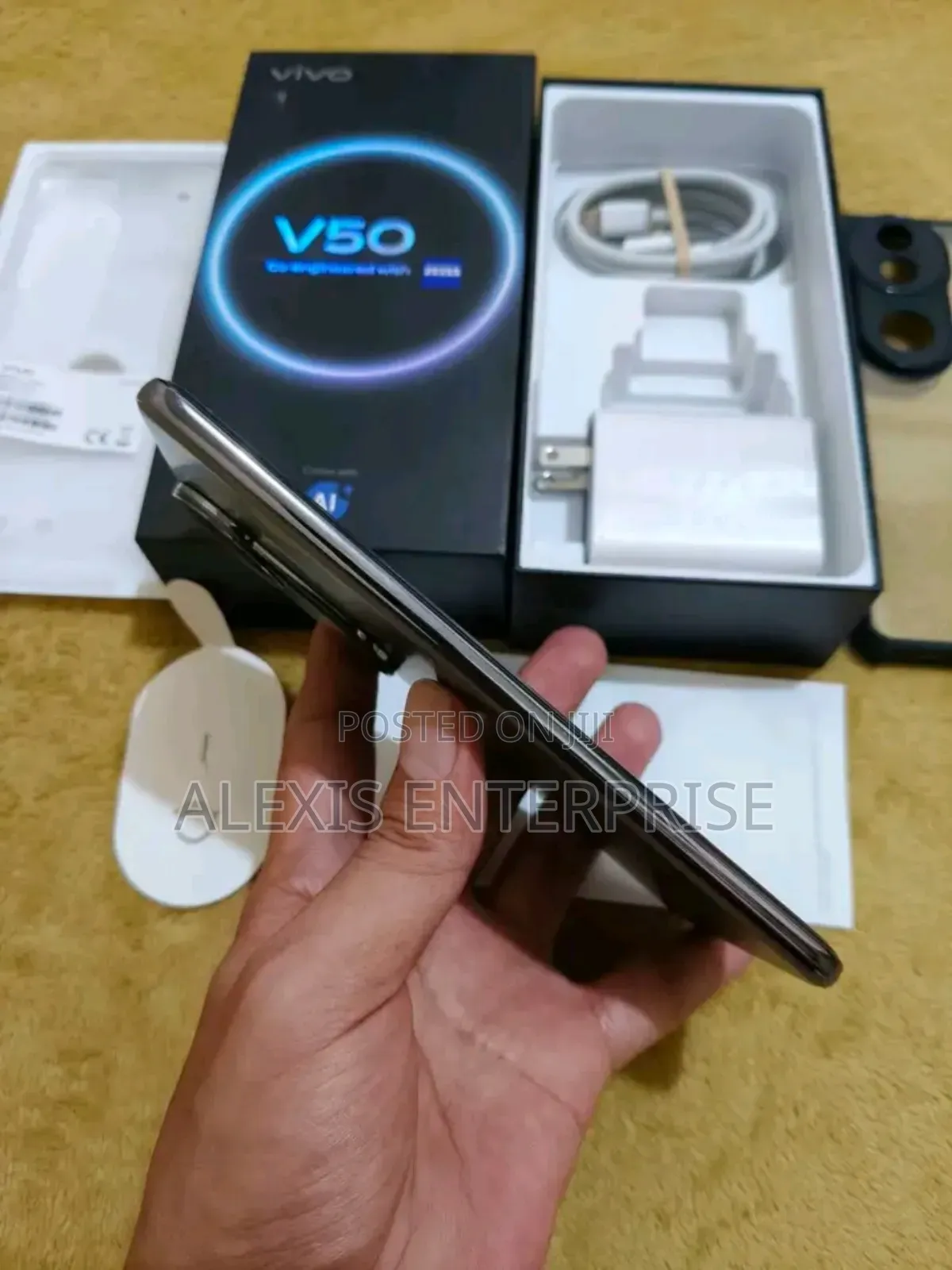 New Vivo V50 256 GB Gray