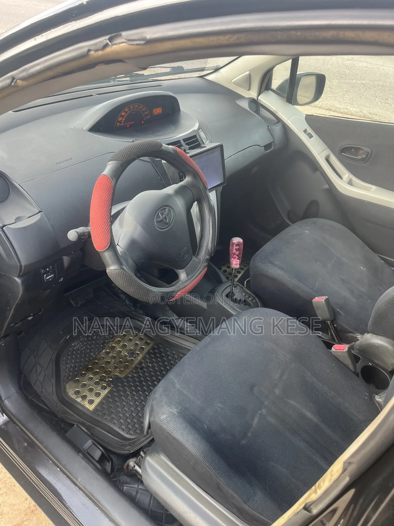 Toyota Vitz 2010 Black