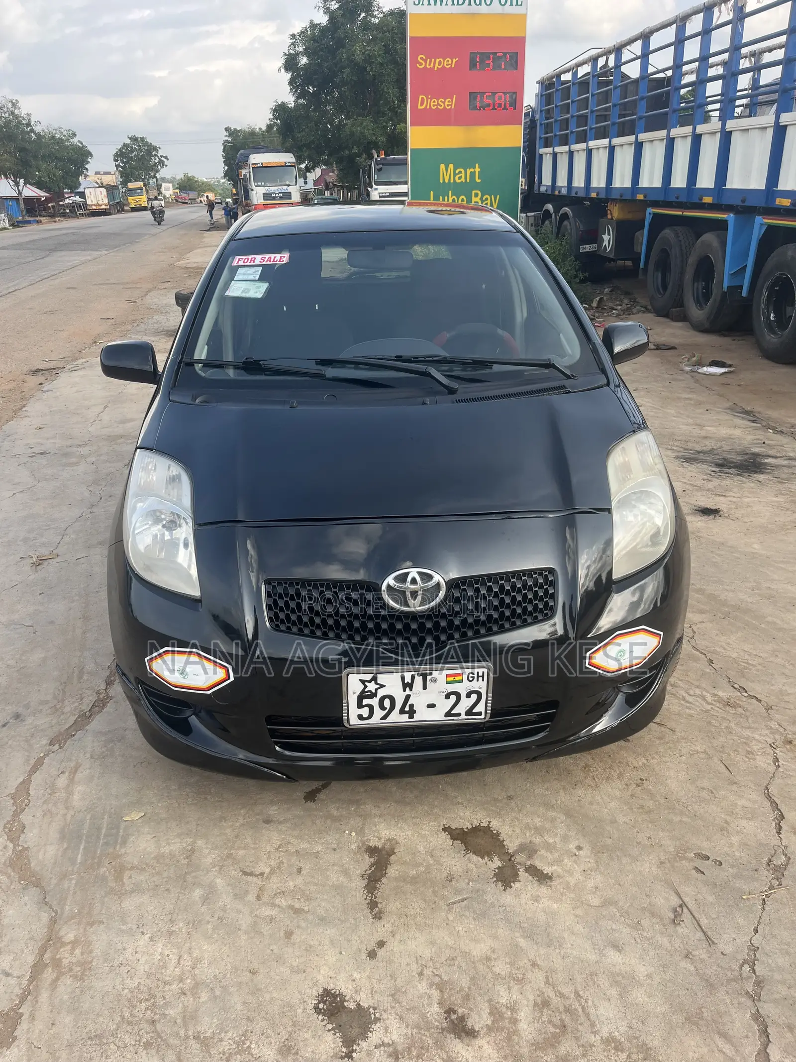 Toyota Vitz 2010 Black