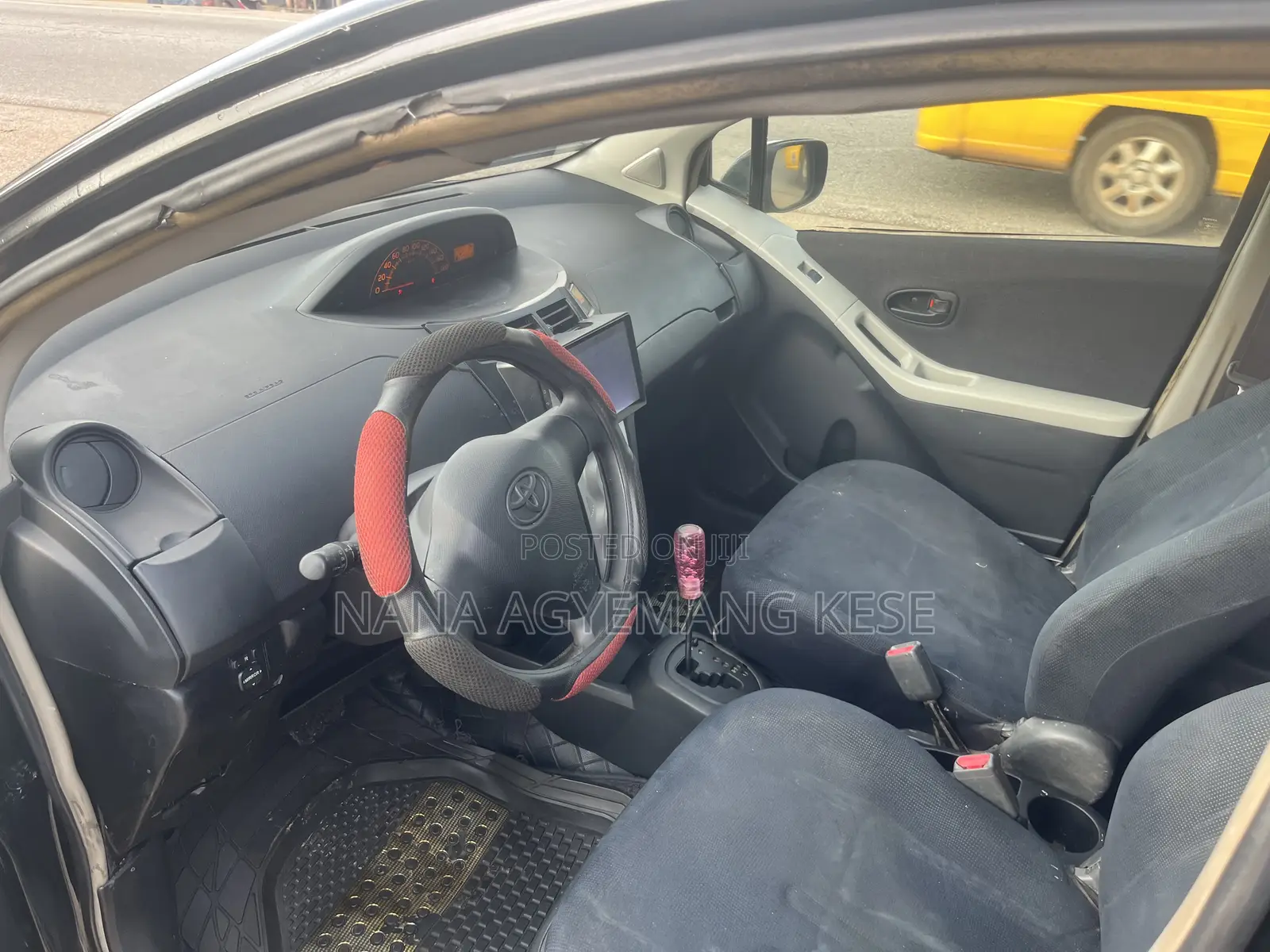 Toyota Vitz 2010 Black