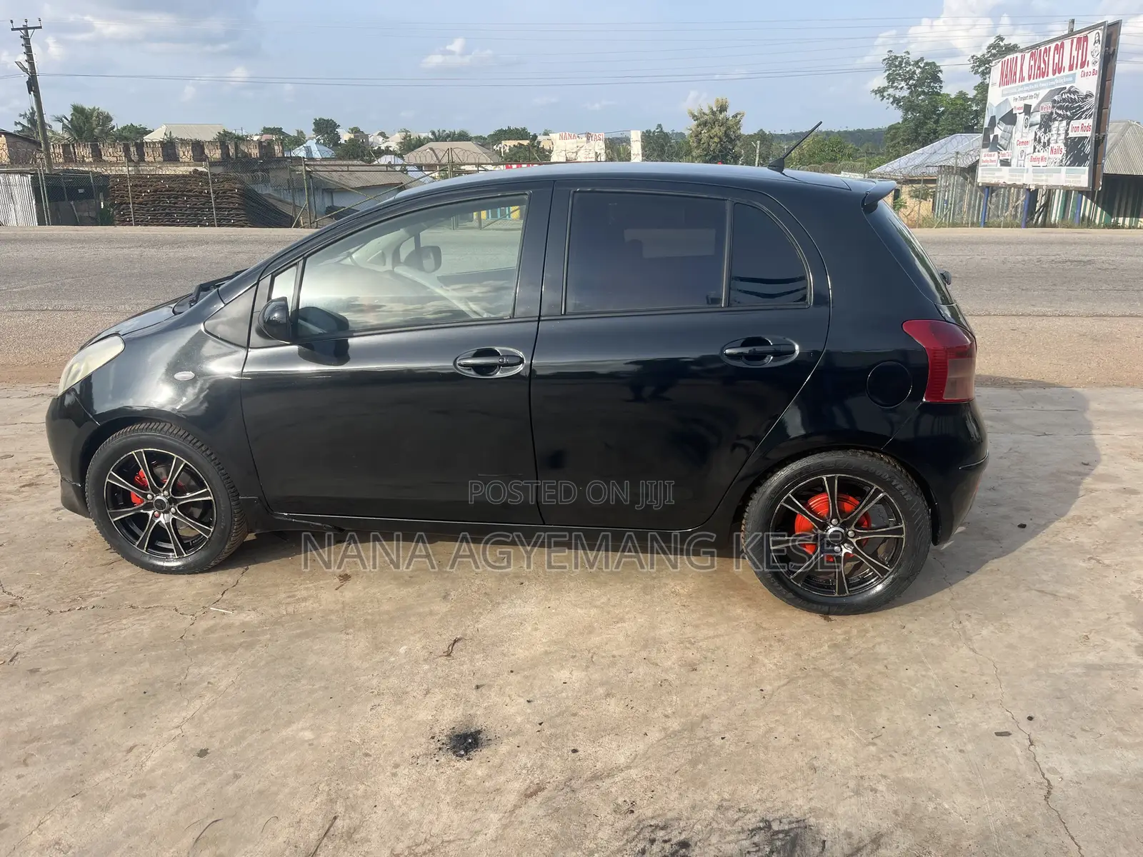 Toyota Vitz 2010 Black