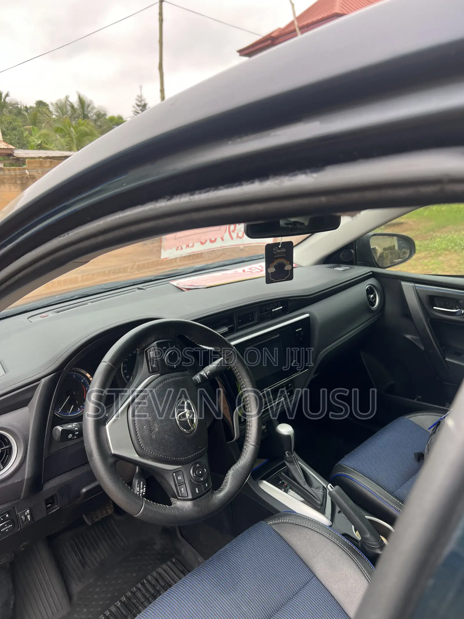 Toyota Corolla SE 4dr Sedan (1.8L 4cyl CVT) 2017 Blue