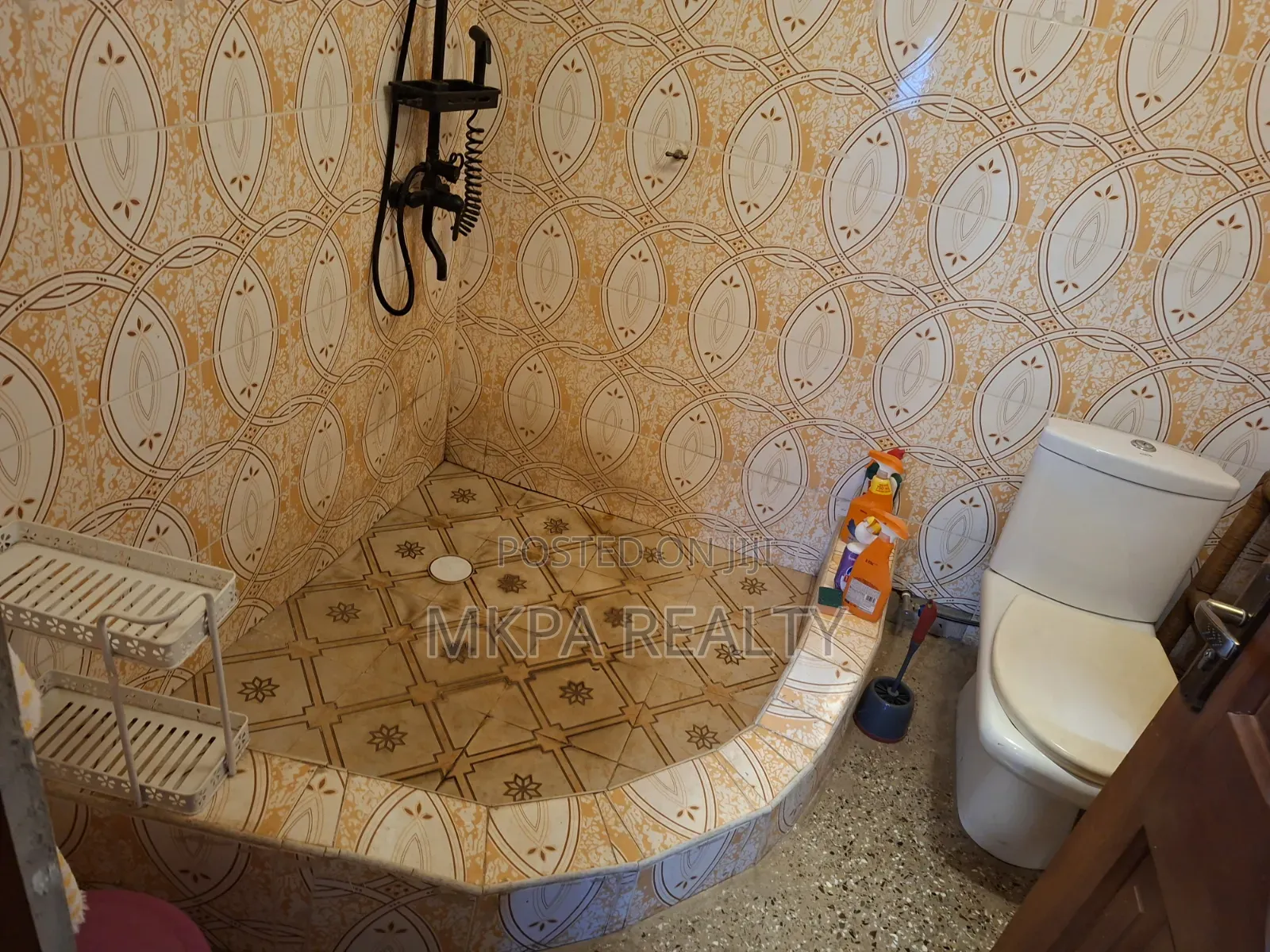Furnished 5bdrm Mansion in Mkpa Realty, Ejisu-Juaben Municipal for sale