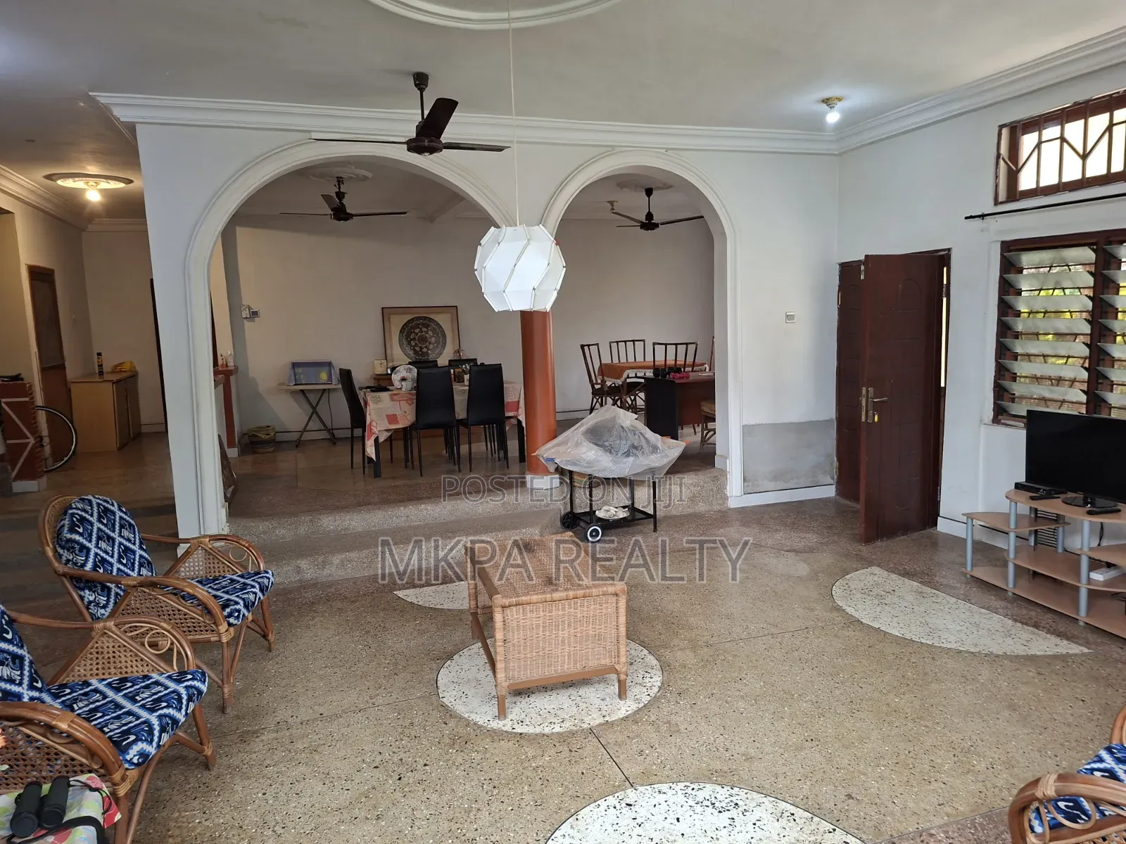 Furnished 5bdrm Mansion in Mkpa Realty, Ejisu-Juaben Municipal for sale