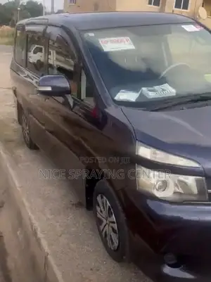 Toyota Voxy 2013 Black