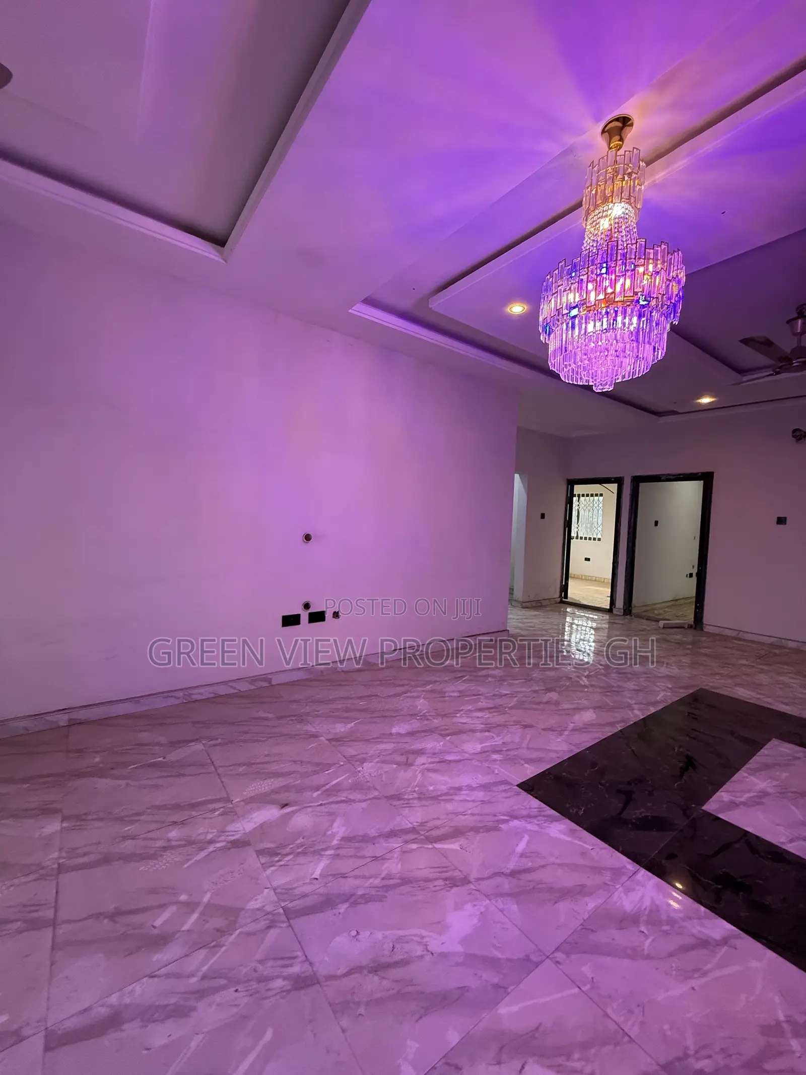 3bdrm Apartment in West Hills Mall Area for rent