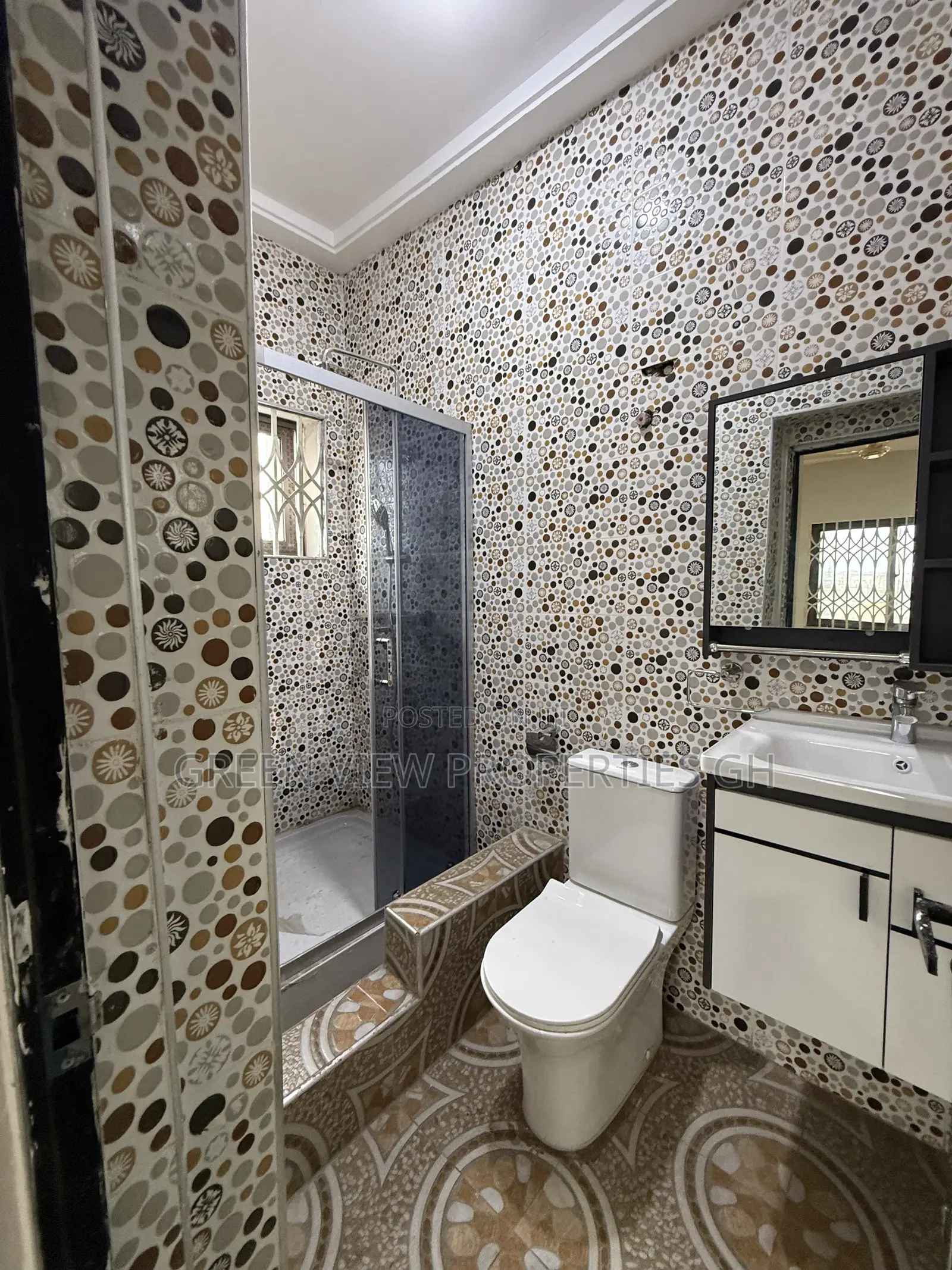 3bdrm Apartment in West Hills Mall Area for rent