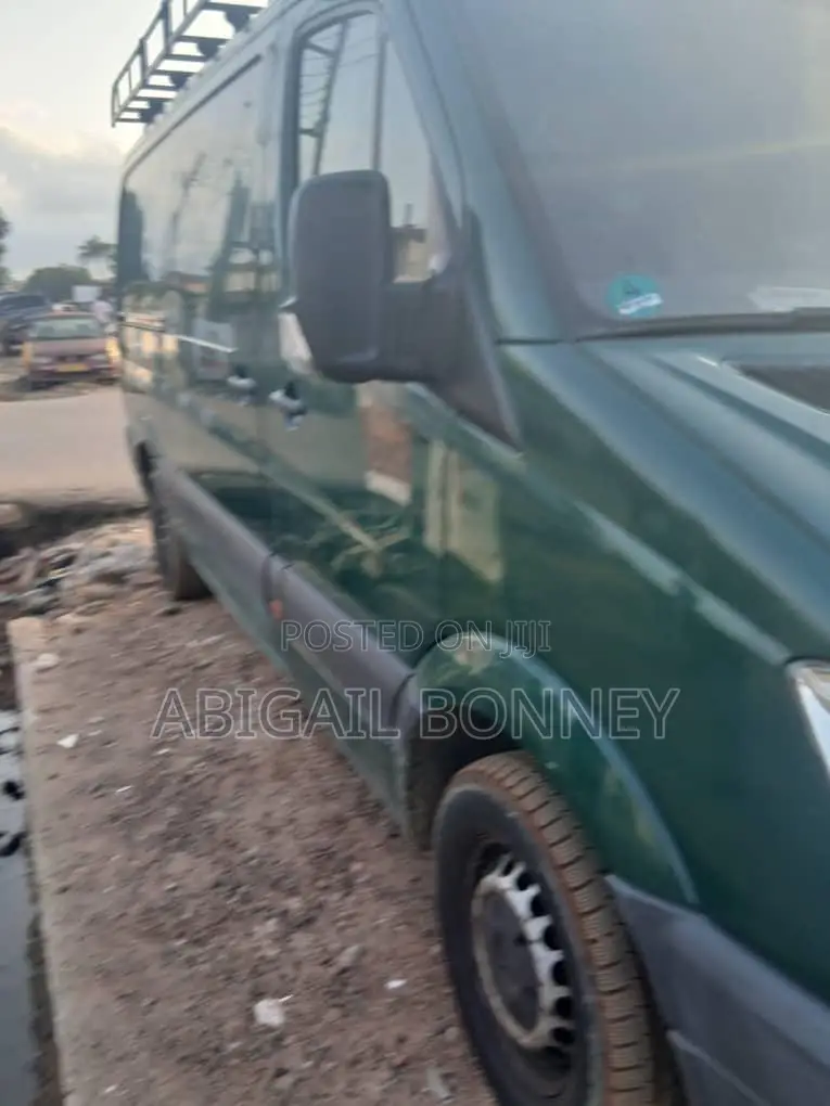 Mercedes-Benz Sprinter 2011 Green