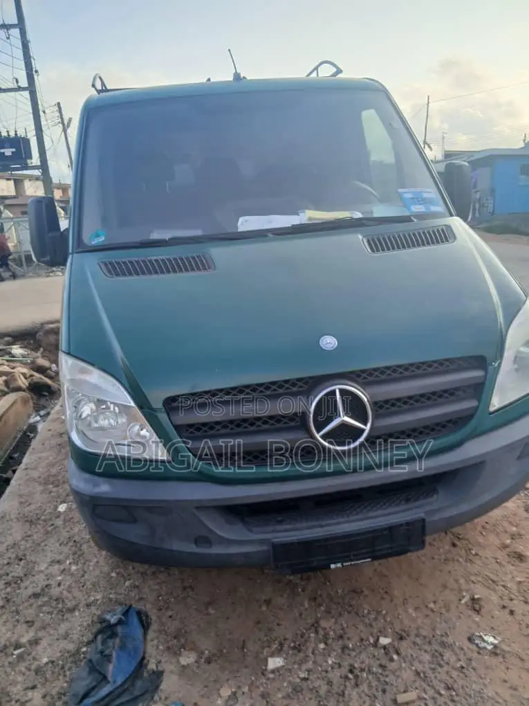 Mercedes-Benz Sprinter 2011 Green