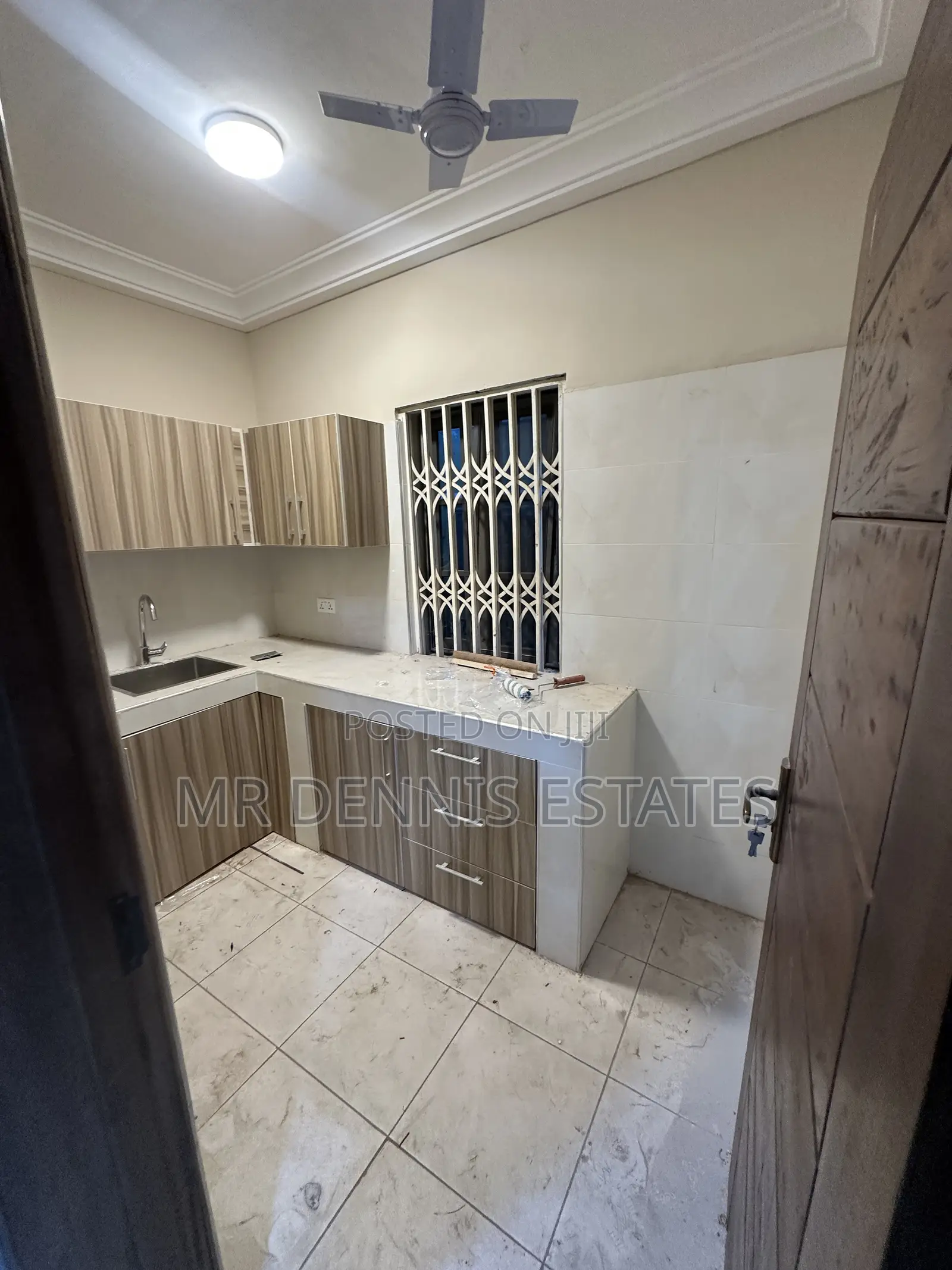 1bdrm Apartment in Westhills Mall for rent
