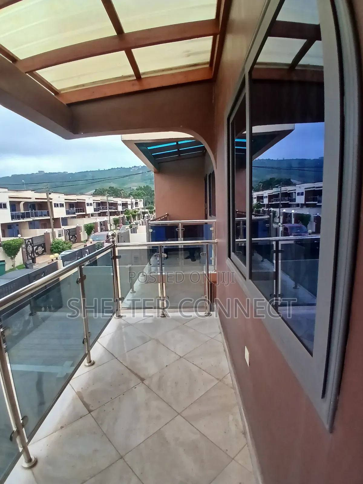 3bdrm Duplex in Oyarifa for rent