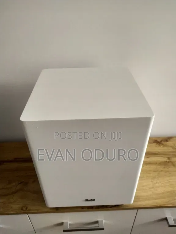 Powerful Tueful Active Sub-Woofer With Dual Port Avr/Sounds System