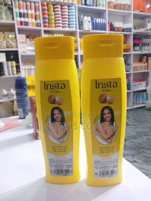 Insta-White Egg Yolk Vitamin C Clarifying Shower Gel