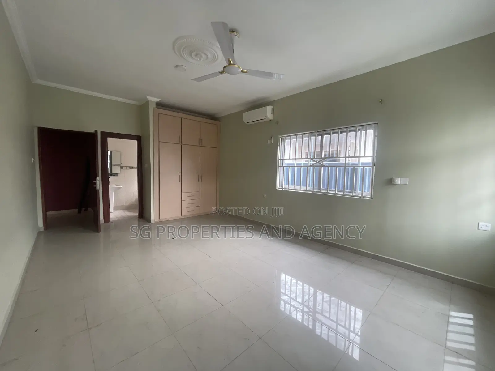 3bdrm House in Batsonaa, Baatsona Total for rent