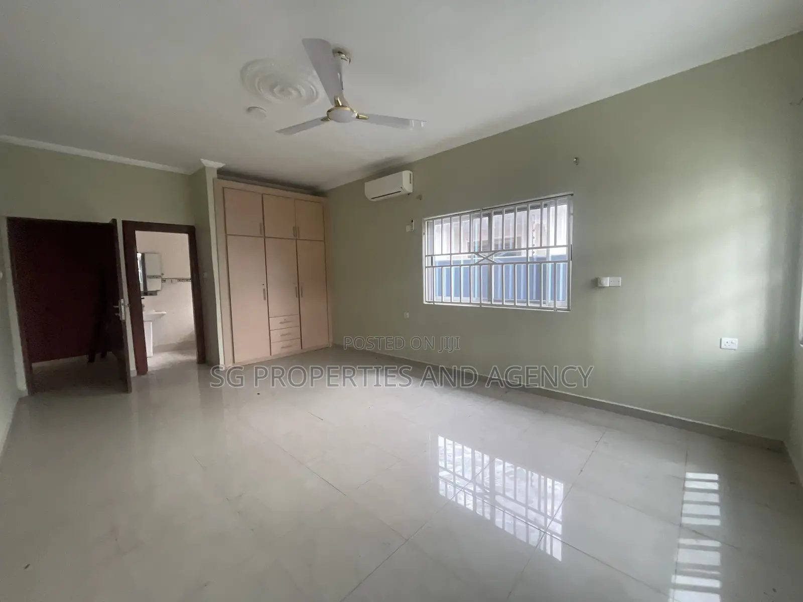 3bdrm House in Batsonaa, Baatsona Total for rent