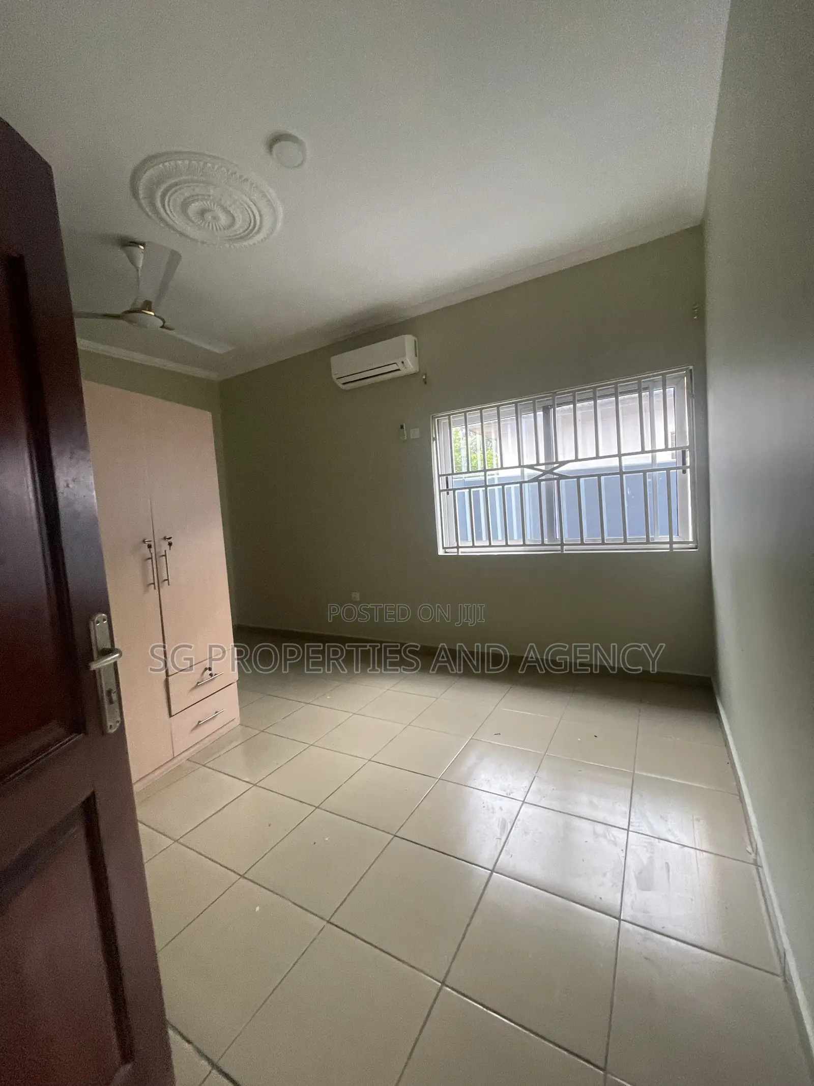 3bdrm House in Batsonaa, Baatsona Total for rent