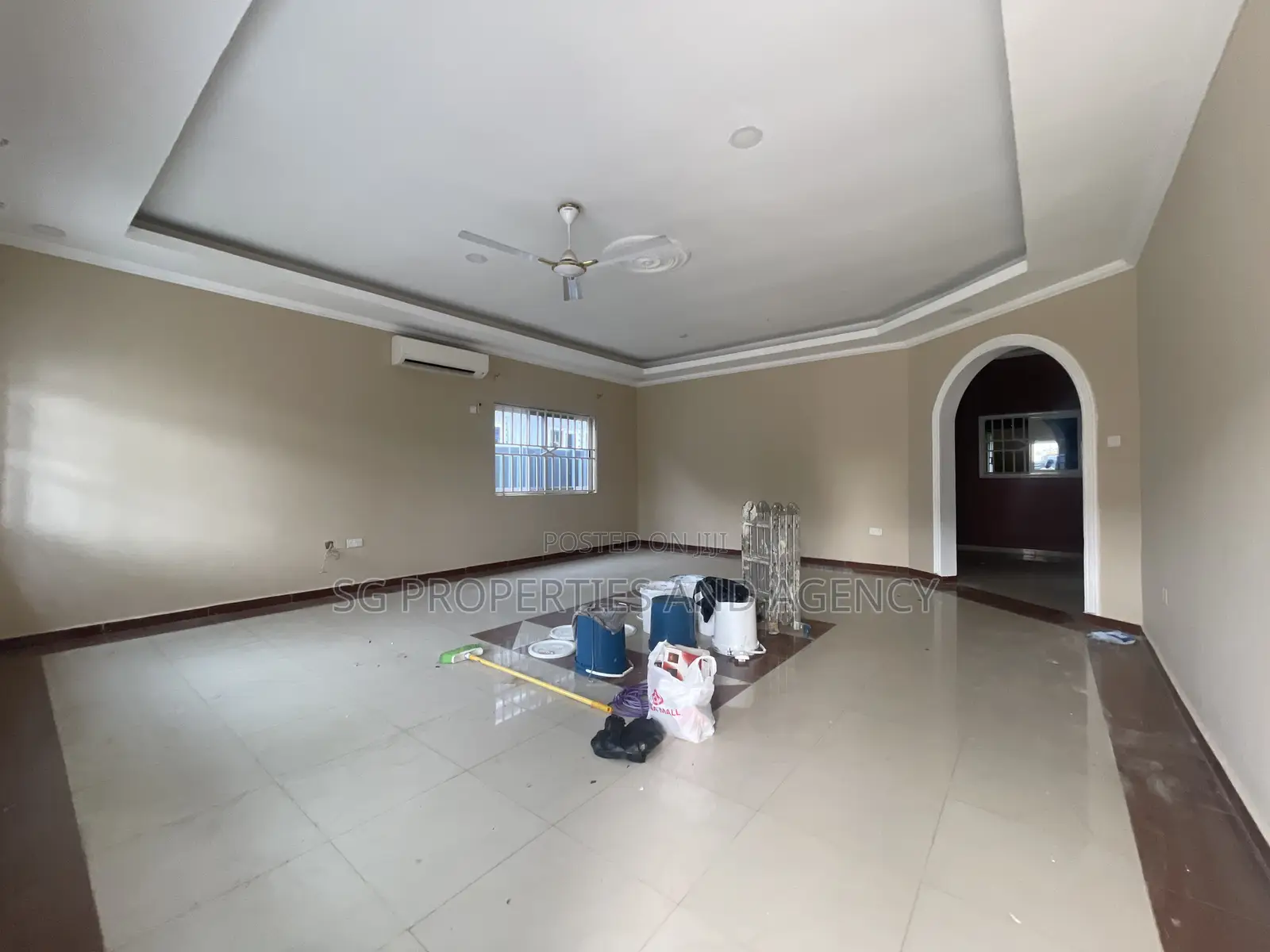 3bdrm House in Batsonaa, Baatsona Total for rent