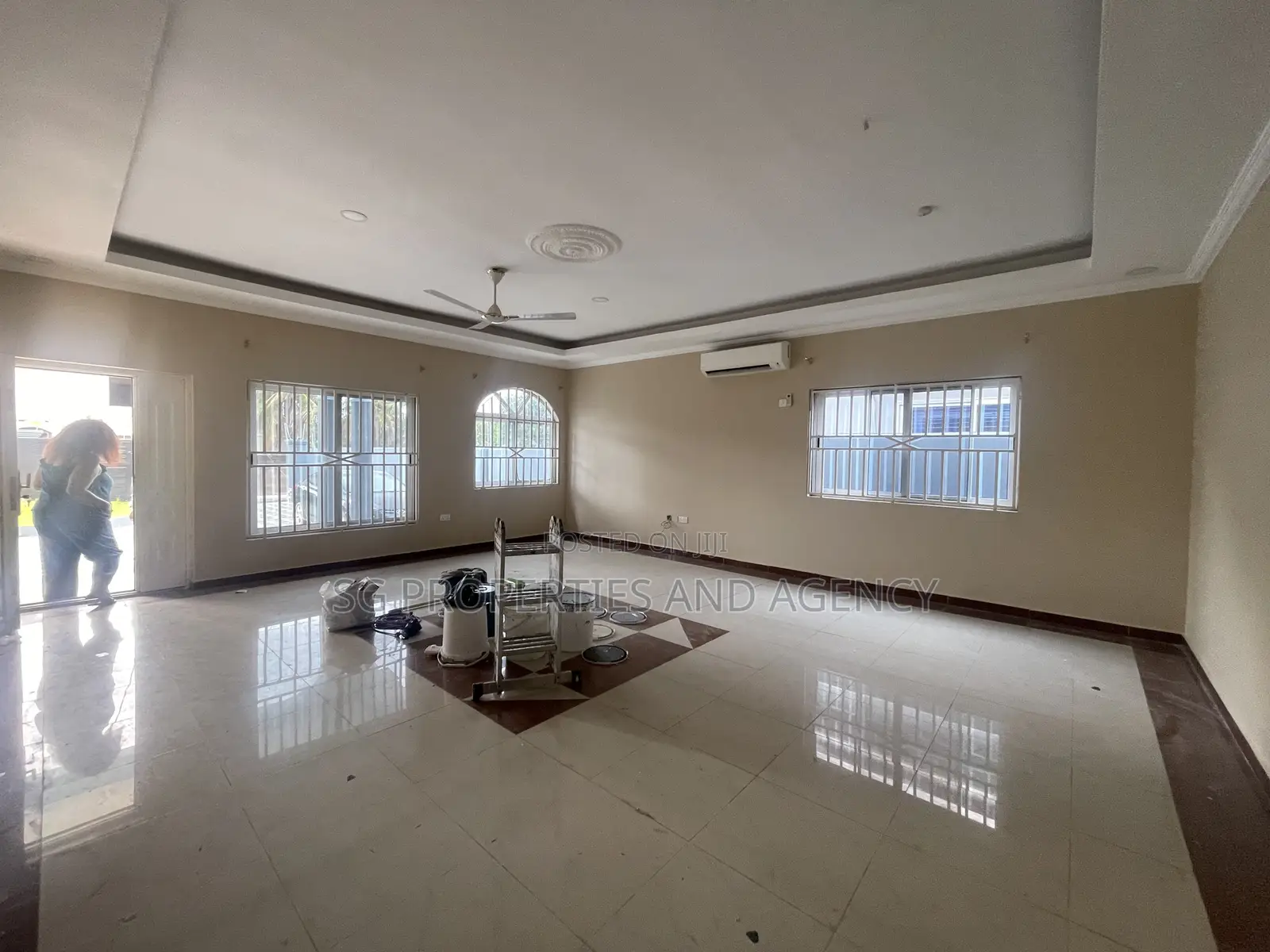 3bdrm House in Batsonaa, Baatsona Total for rent