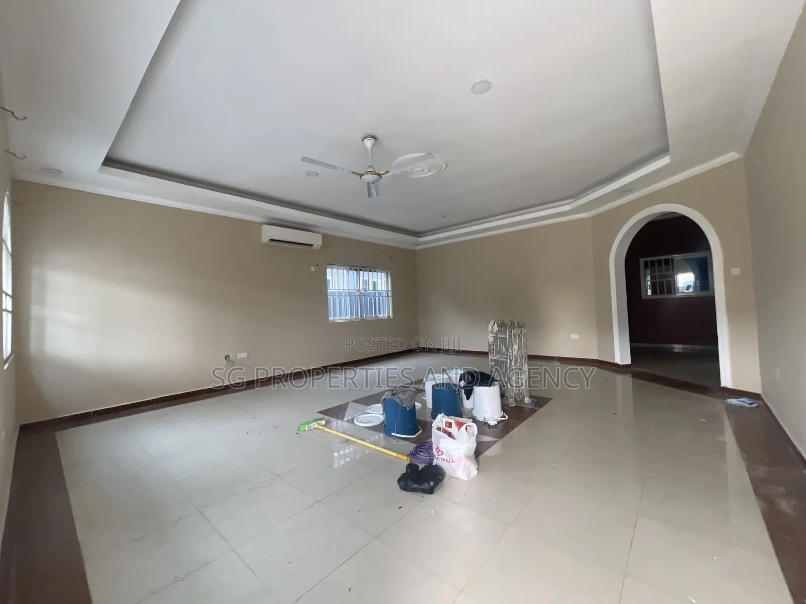 3bdrm House in Batsonaa, Baatsona Total for rent