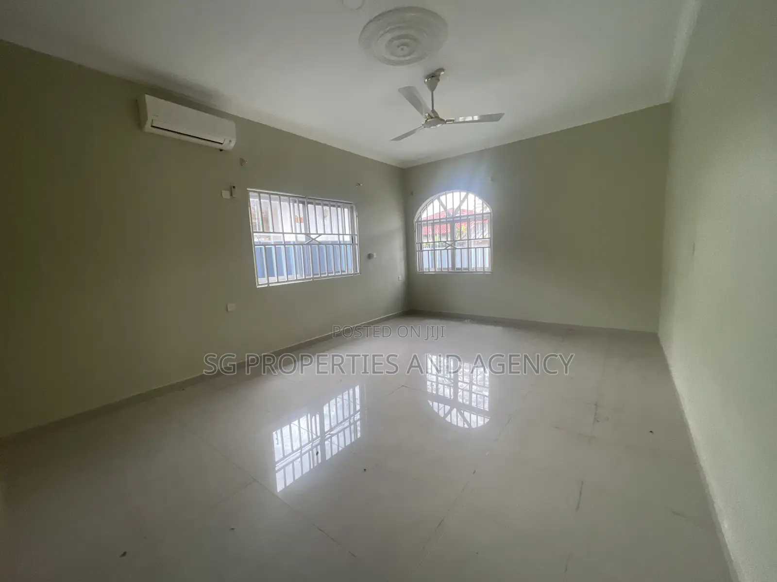 3bdrm House in Batsonaa, Baatsona Total for rent
