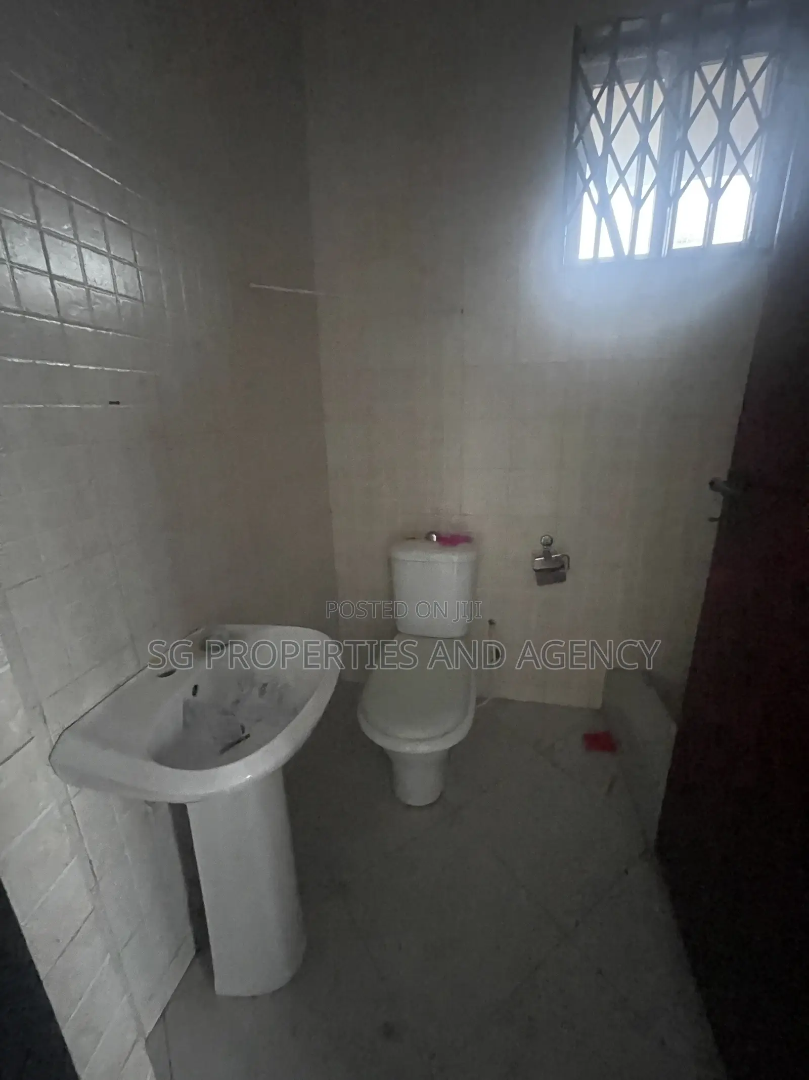 2bdrm Apartment in Batsonaa, Baatsona Total for rent