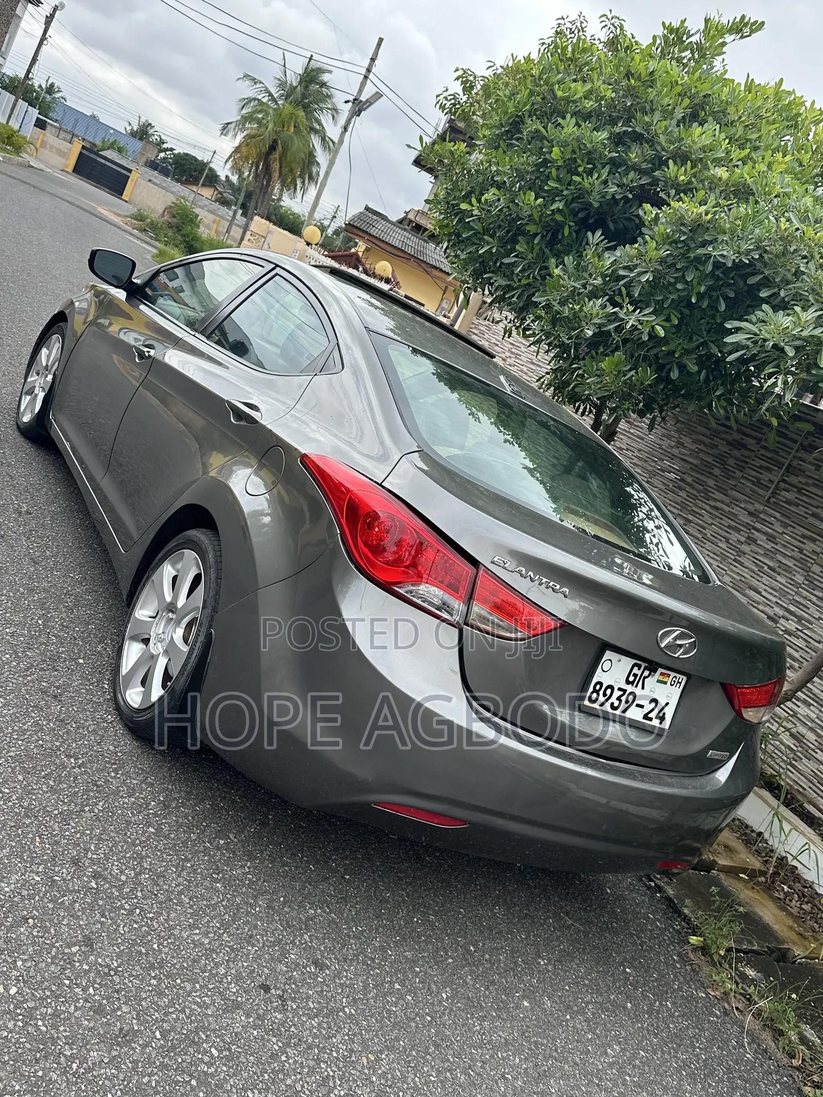 Hyundai Elantra Limited Sedan FWD (1.8L 4cyl 6A) 2013 Gray