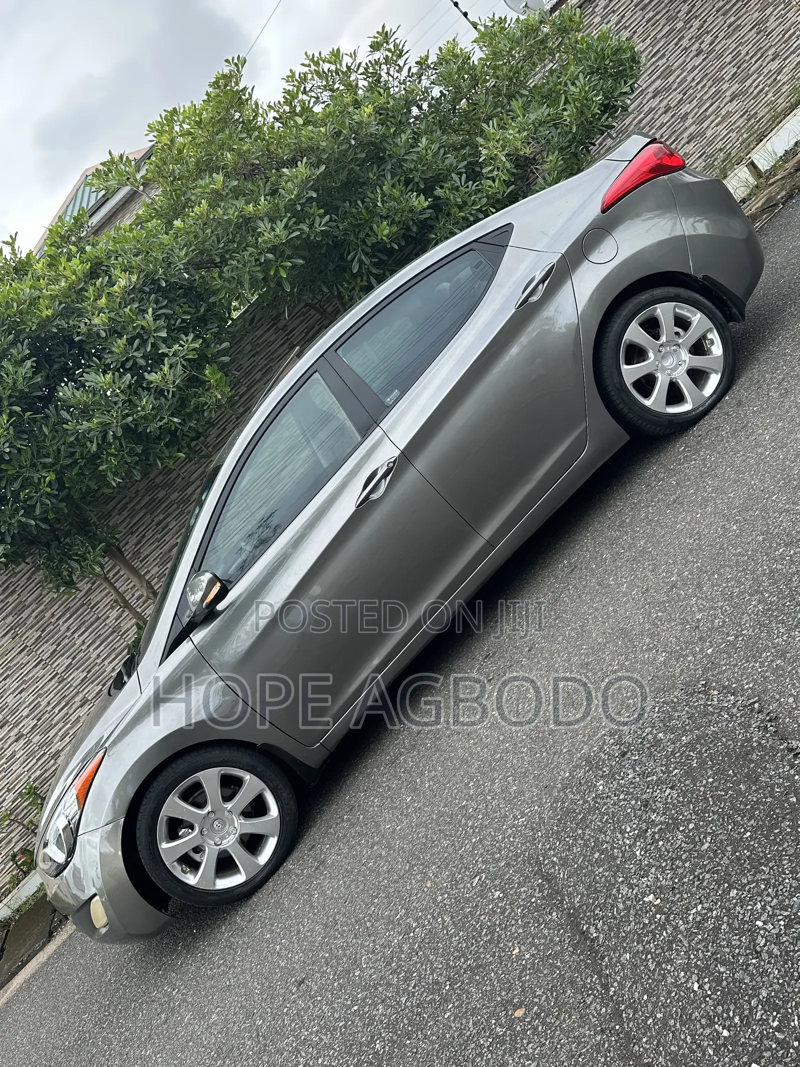Hyundai Elantra Limited Sedan FWD (1.8L 4cyl 6A) 2013 Gray